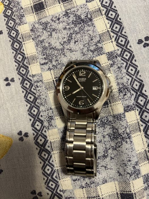 Vand ceas casio.