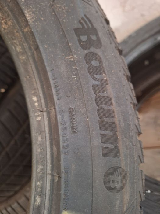 Зимни гуми 215/50 R 18 Barum