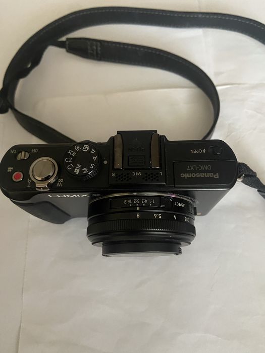 Panasonic Lumix DMC-LX7, impecabila, stare ca noua, folosita f. puțin