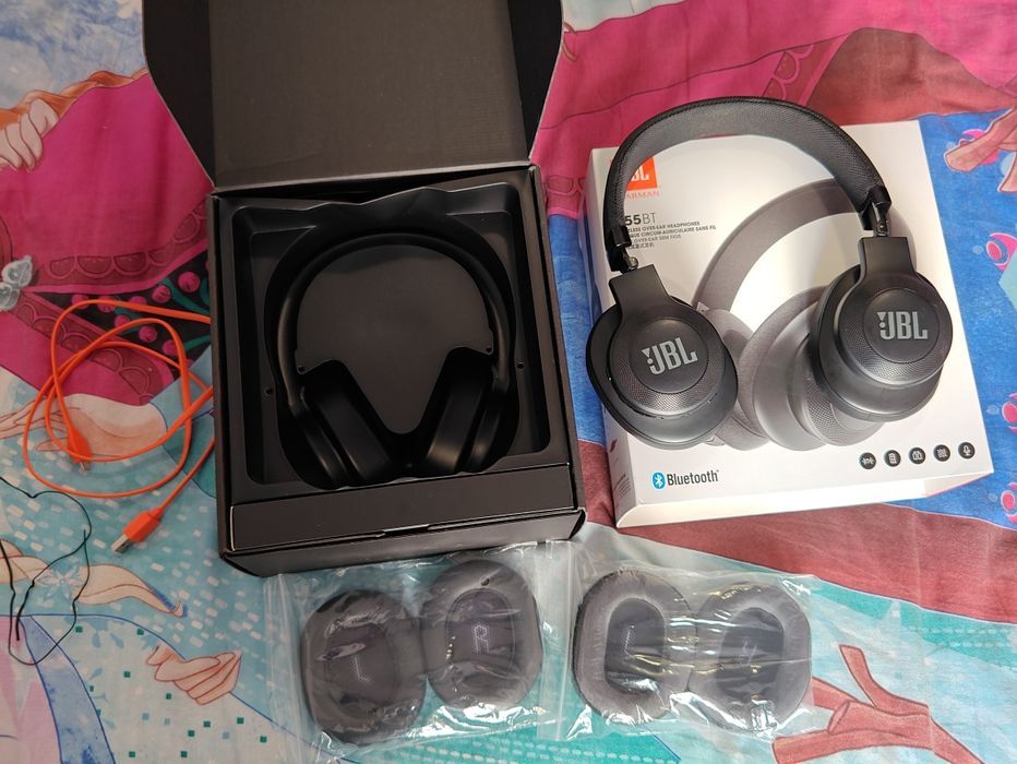 Căști JBL E55BT wireless pe ureche