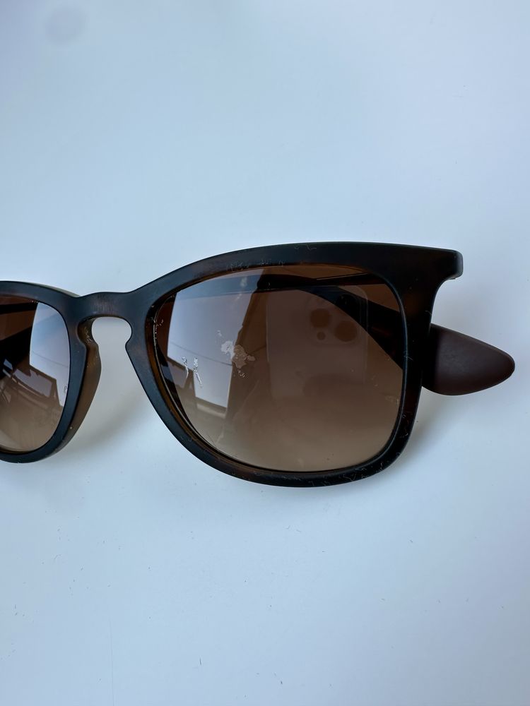 Ray Ban RB4221 3N