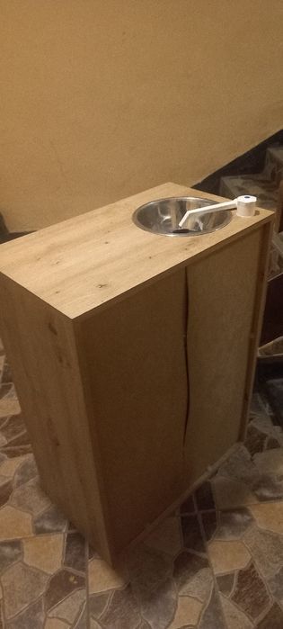 Шкаф за кемпер с мивка