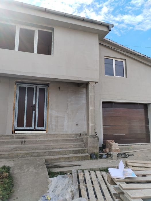 Persoana fizică vând casă  în Hidișelu de Jos