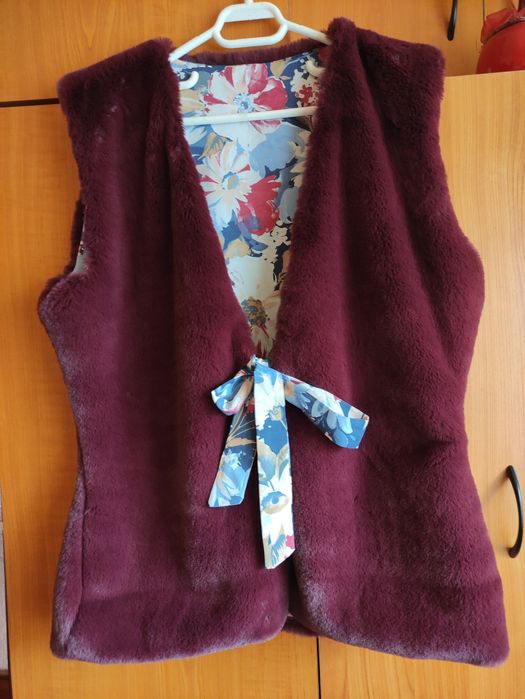 Vând vestă de blana pentru damă