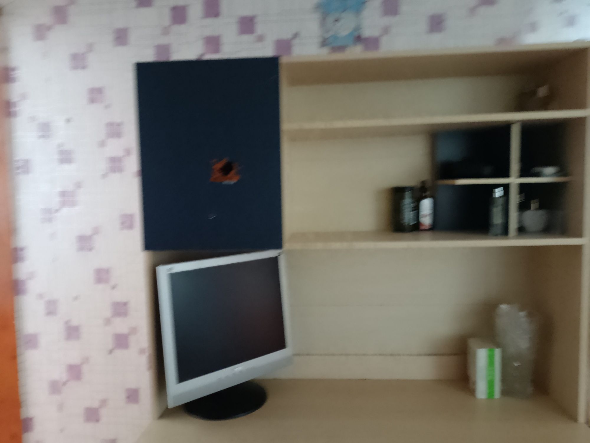 Продам компьютерный стол