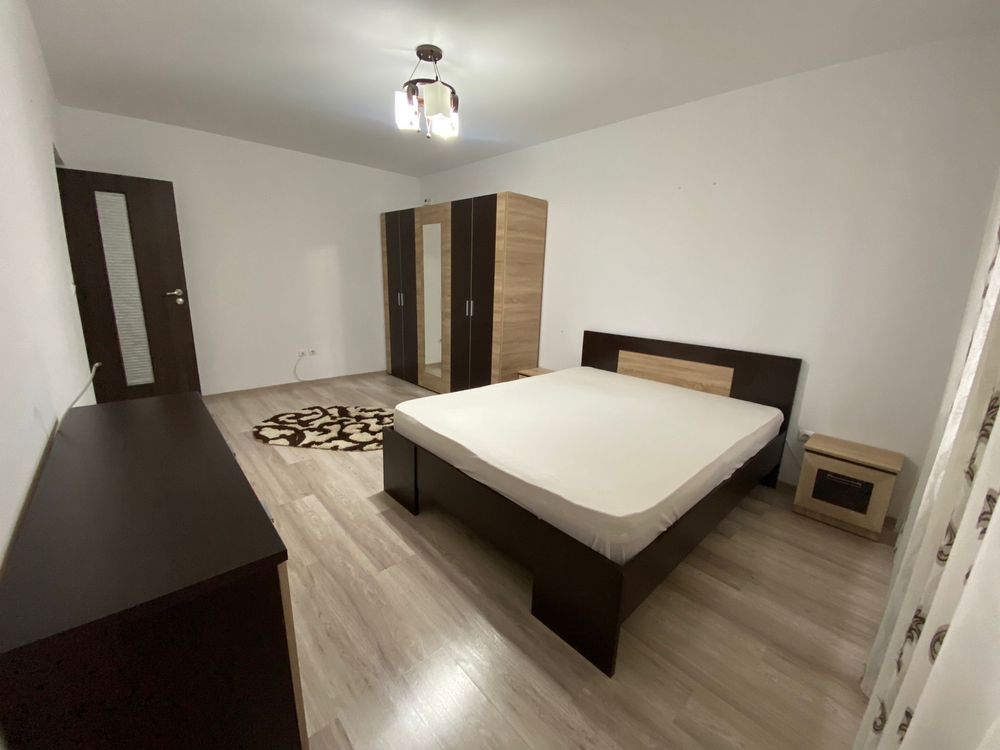 Inchiriez apartament
