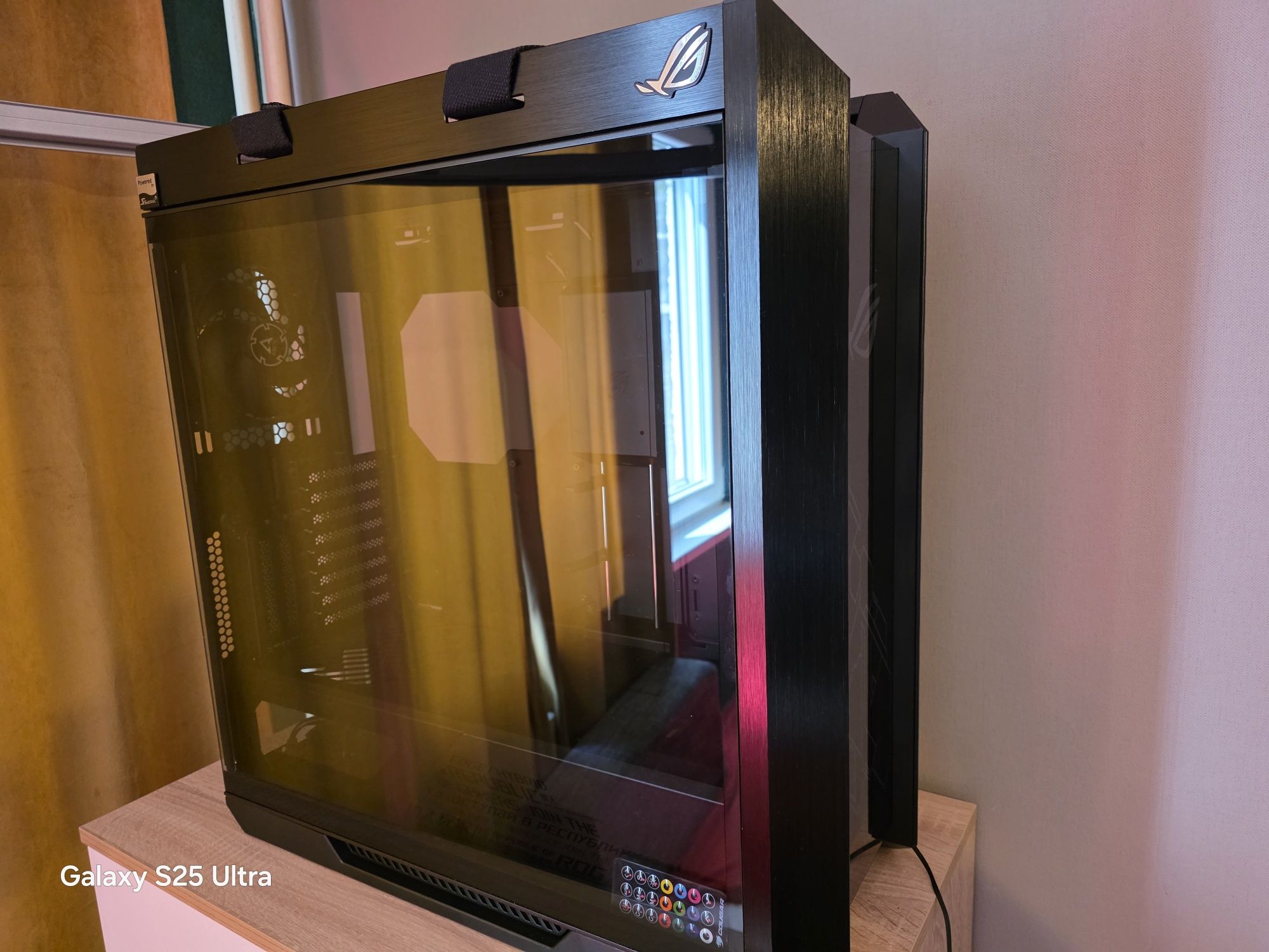 Asus Rog Strix Helious RGB