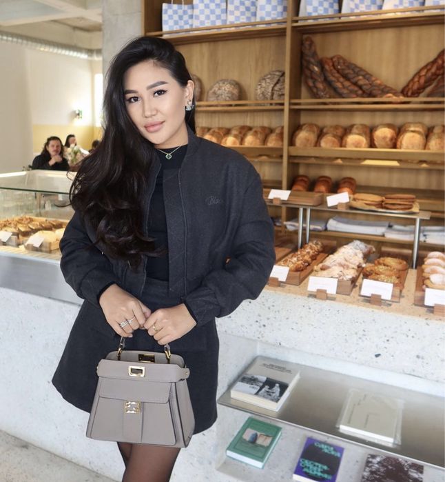 Продам новый бомбер blacky