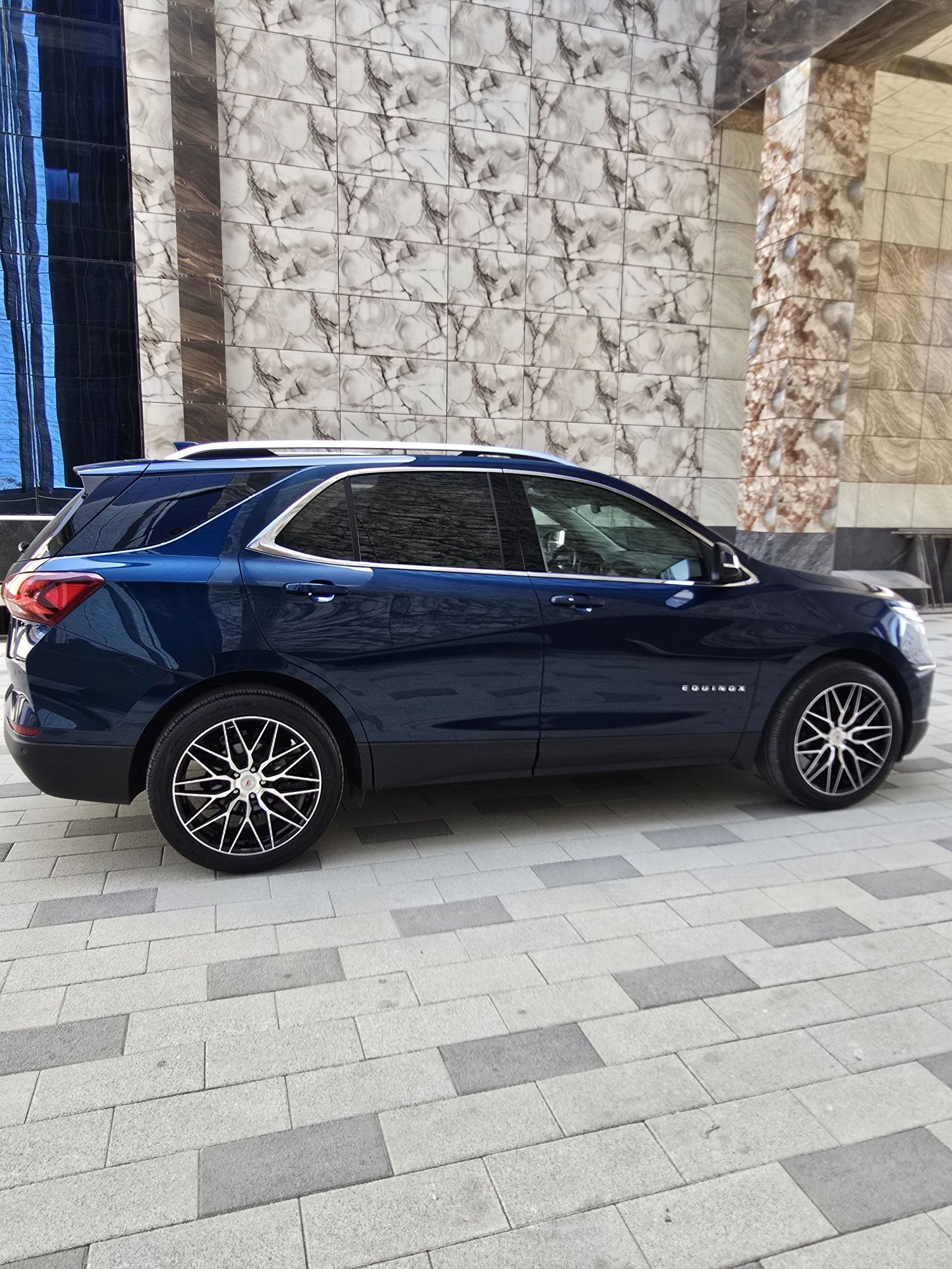 Equinox Ideal xolatda r20 diska taqilgan