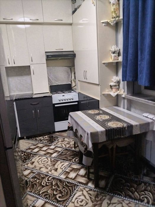 Хонадон сотилади! Сергели 8 худуд, 3 хонали, 1-кават, 7-каватлик дом