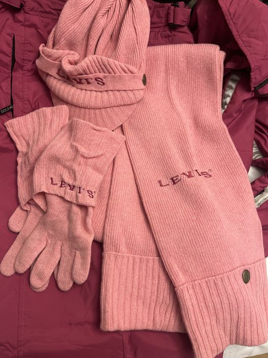 Set LEVIS - sapca, manusi, fular din lana