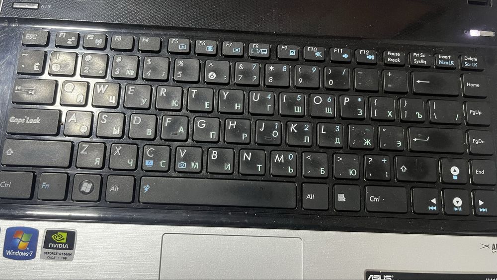 Ноутбук ASUS
