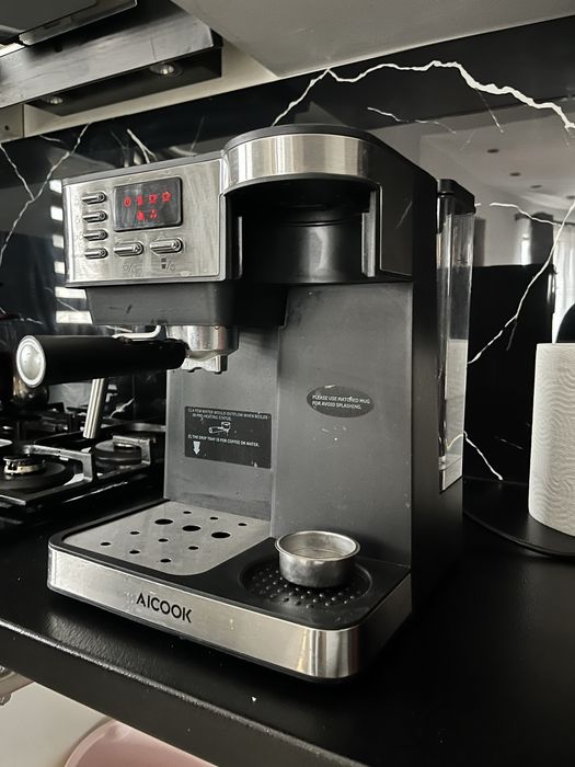 Aparat de cafea si friteuza electrica