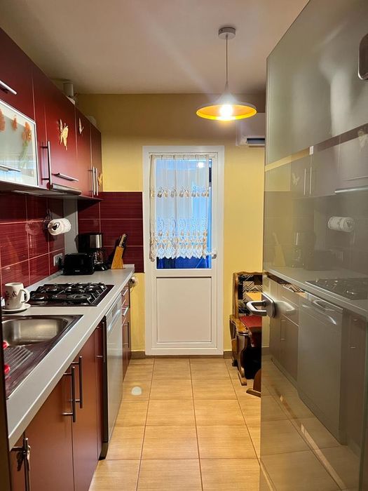 Inchiriez apartament 2camere | cartier Vasile Aaron