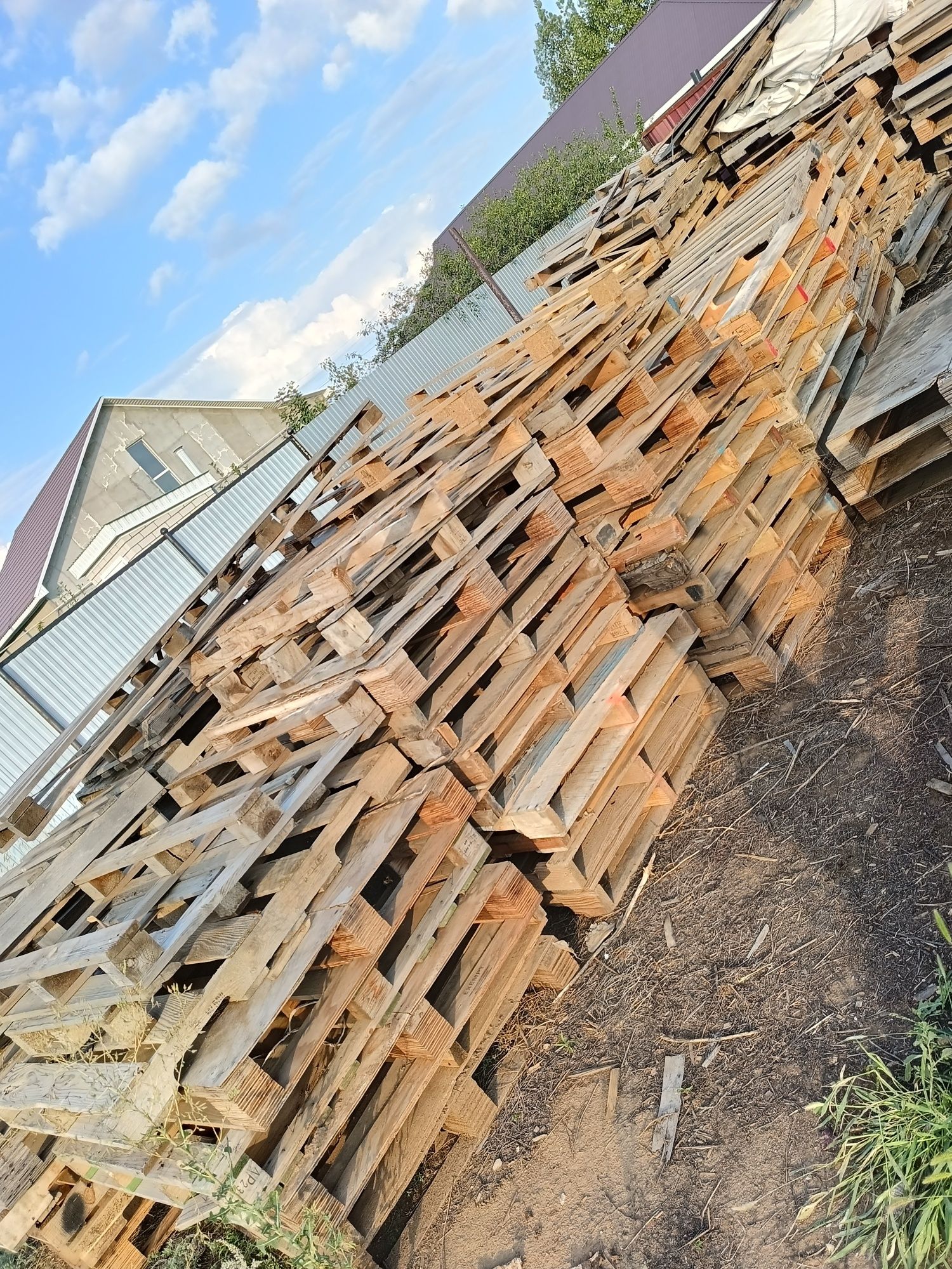 Продам поддоны открытые и закрытые