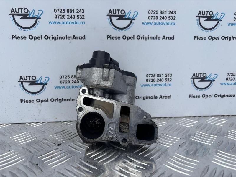 Clapeta acceleratie Opel Zafira B 2.2 Benzina Z22YH