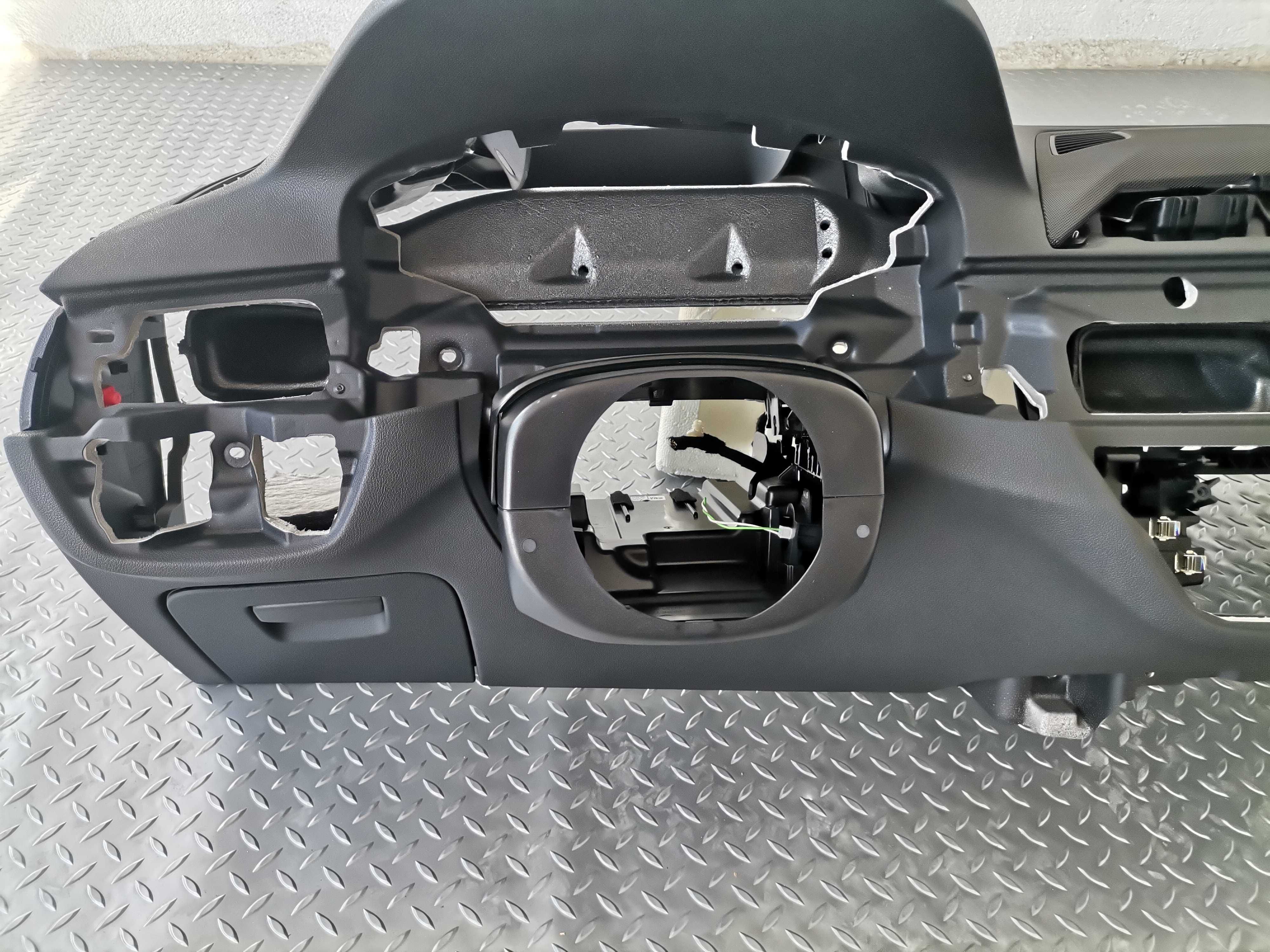 Ново Табло BMW 5 G30 G31 G38 Lci HUD Черно гума