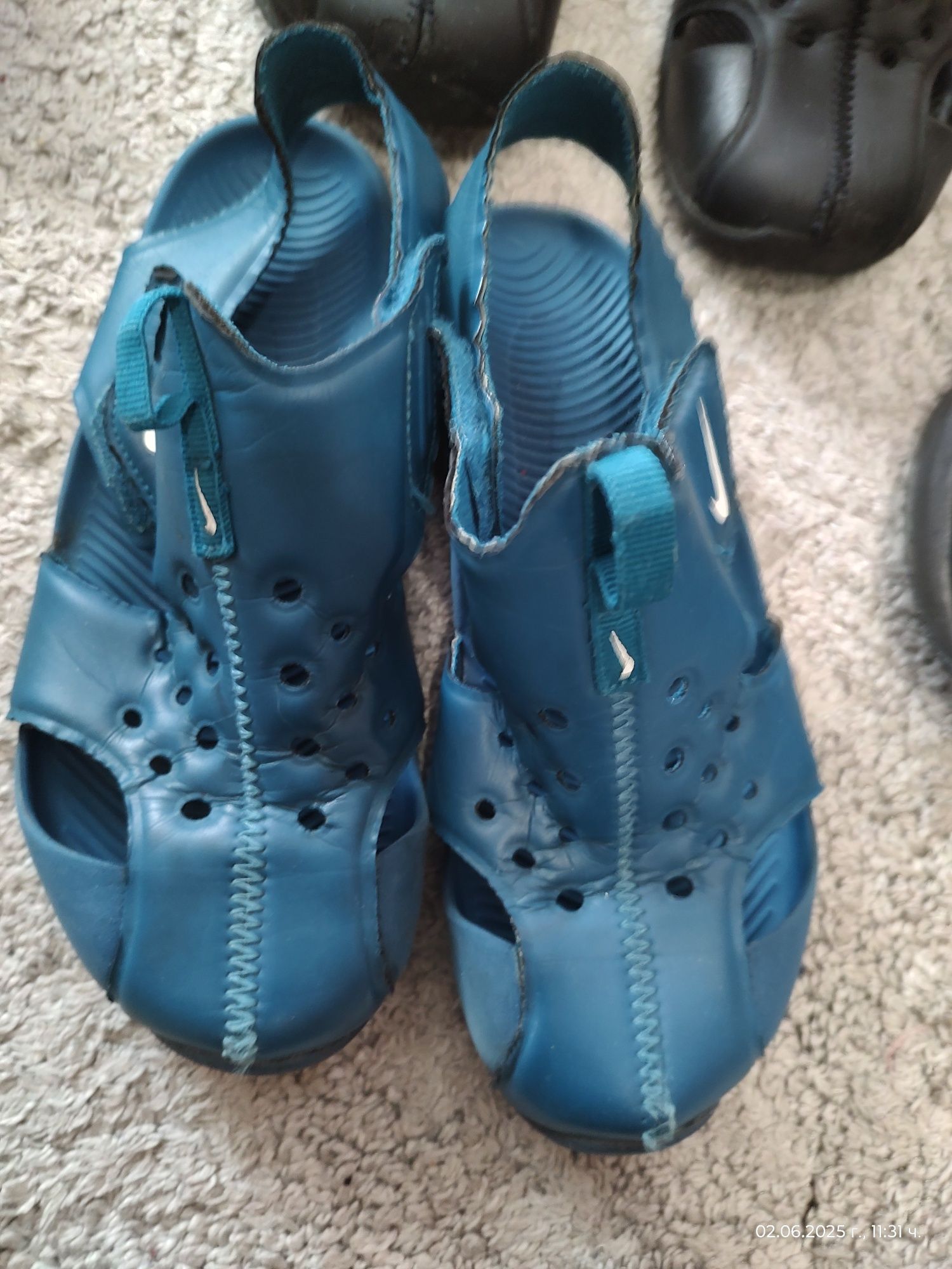 2 чифта сандали Nike номер 33.5