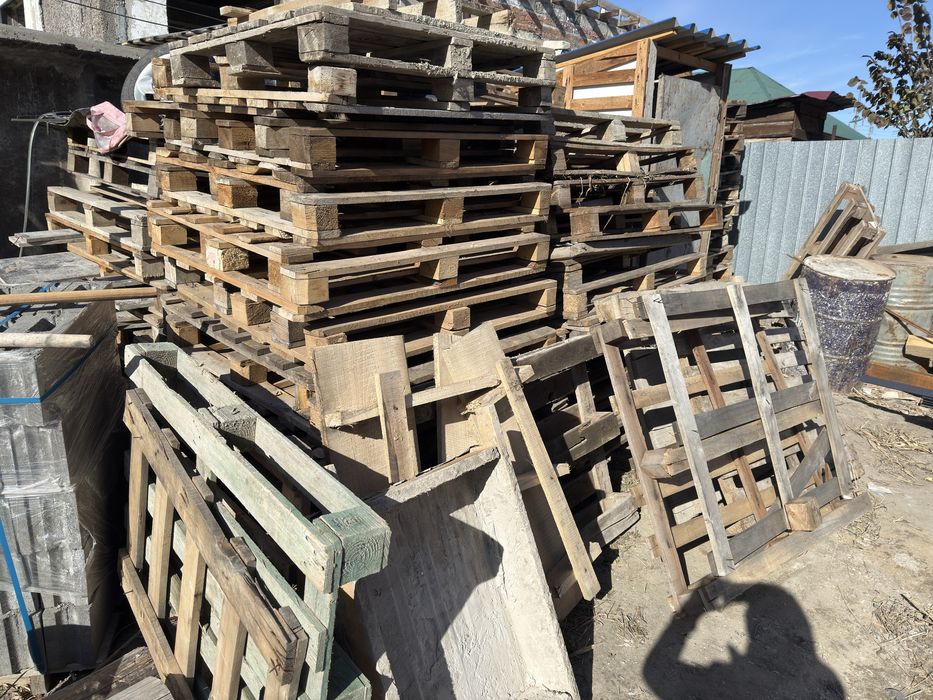 Продам поддоны.Цена за шт 900 тг
