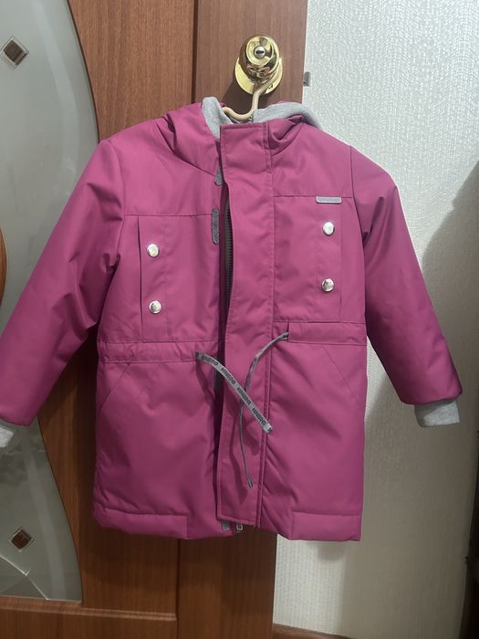 Продам куртку фирмы минидино в отличном состоянии