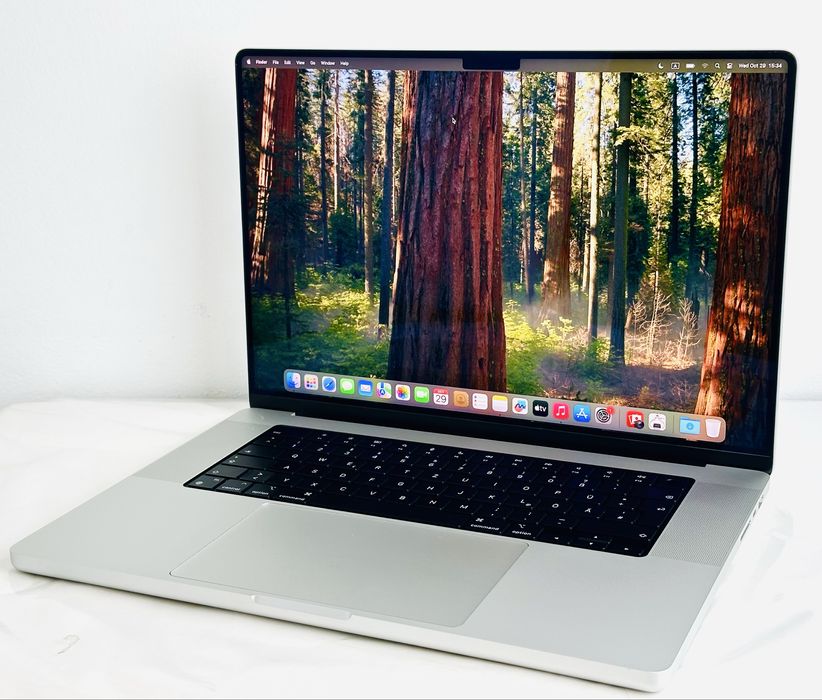 Apple Macbook Pro 16' M1 Max 32RAM 1TB SSD Silver Перфектен! Гаранция