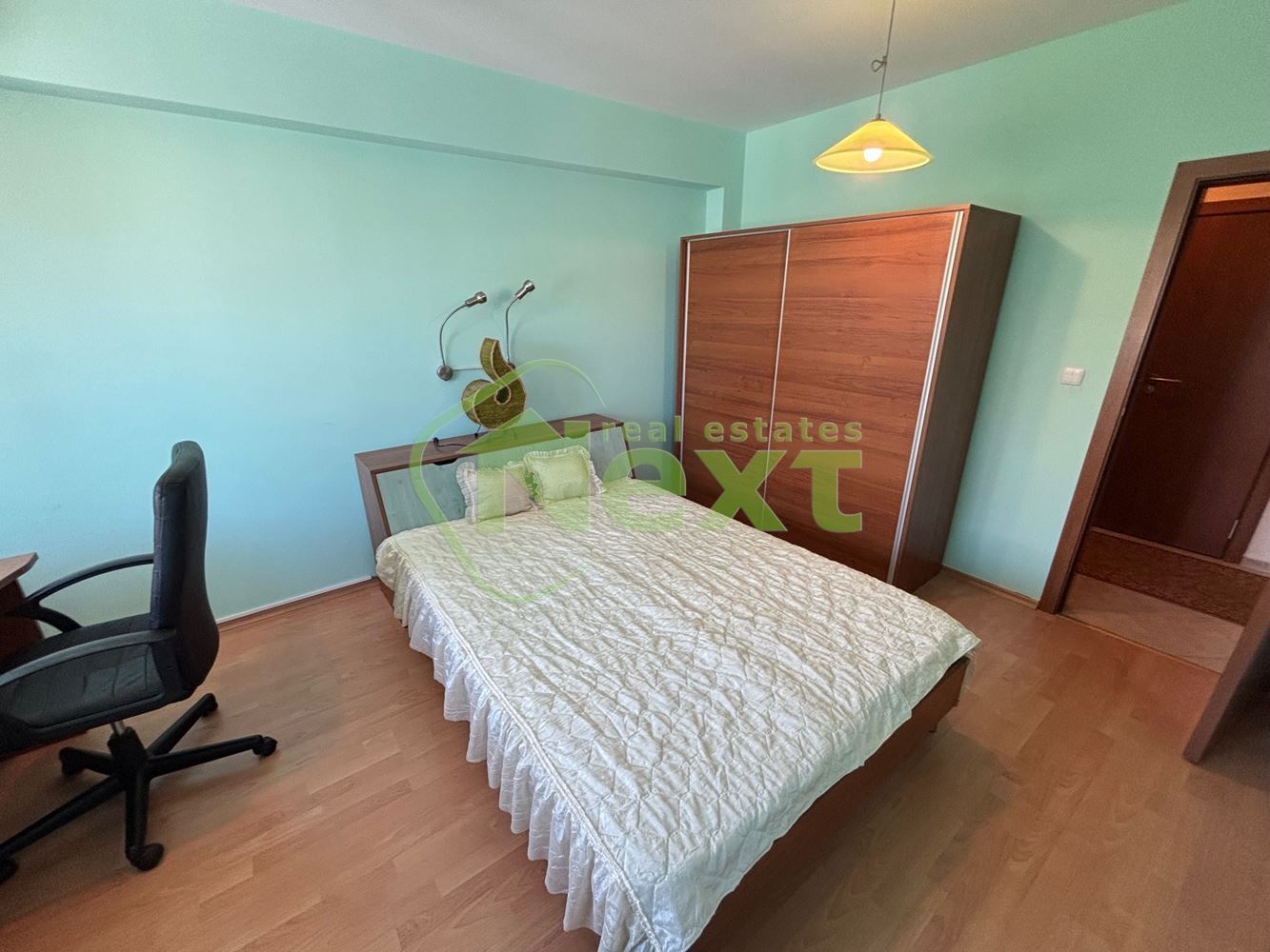 3-стаен в София-Център площ 110 цена 950