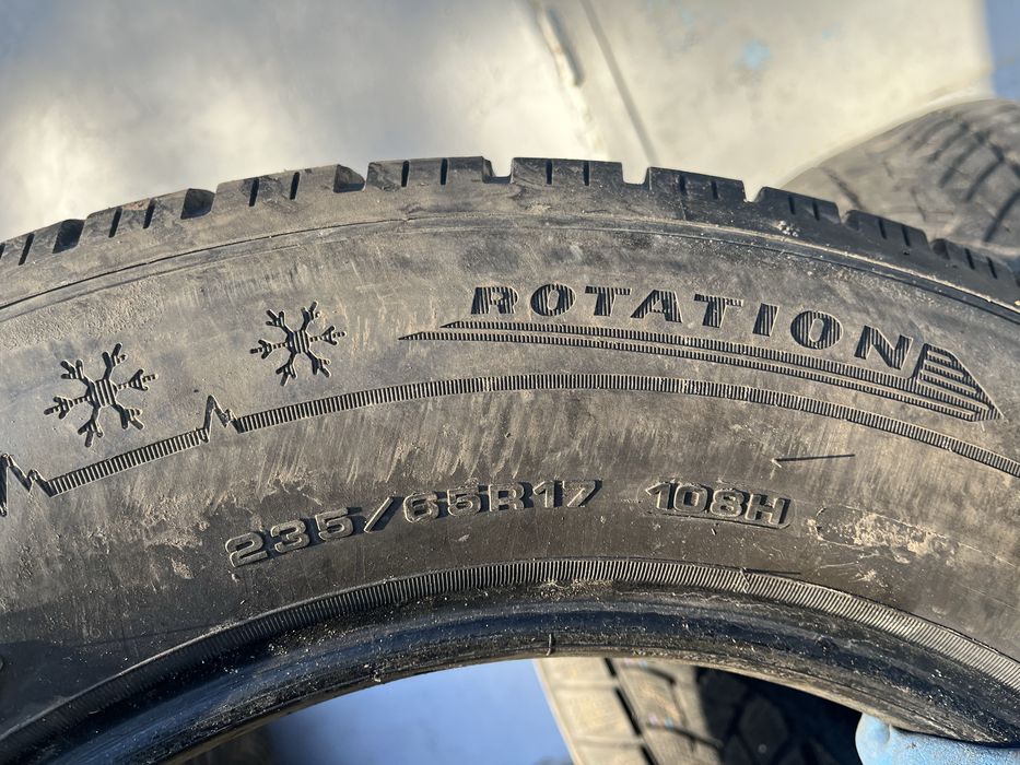 4 бр. зимни гуми 235/65/17 Dunlop SUV DOT 1718 4,5/5,5 mm