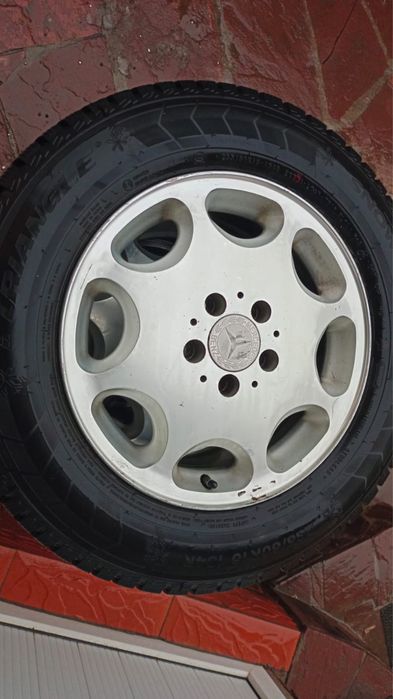 Диски с зимними шинами. Зимние покрышки