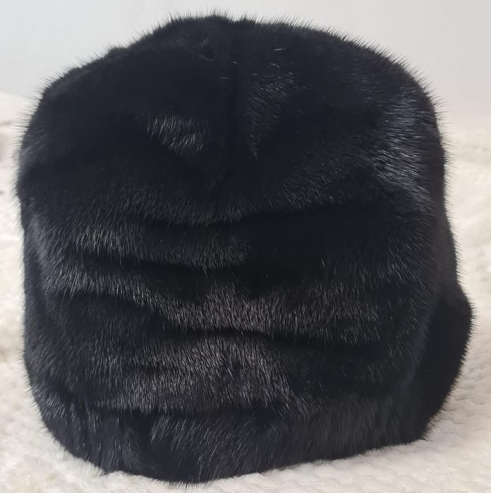 Продам женскую шапку норковую