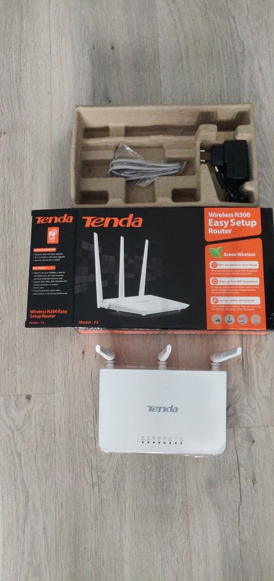 Router wireless tenda n300 cu 3 antene NOU și folosit