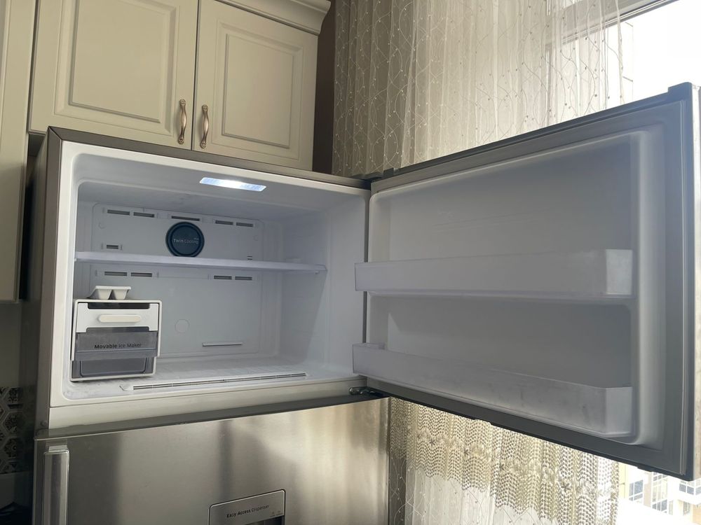Samsung Холодильник модель: RT53K6510SL