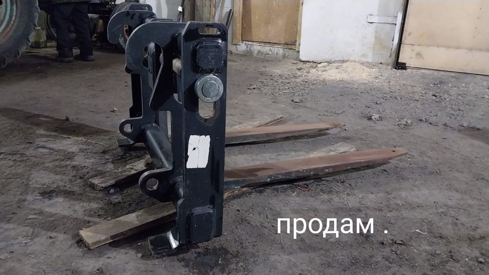 Продам паллетные вилы от погрузчика JCB
