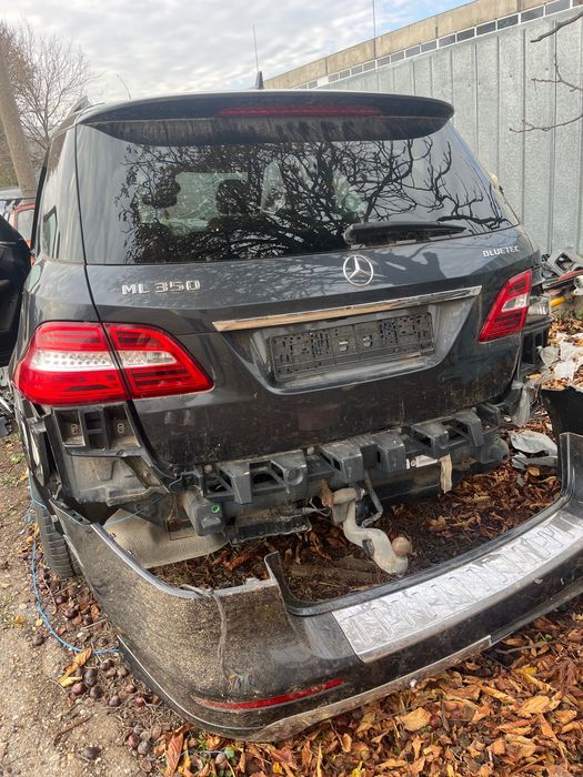 Продавам Mercedes ML 350 на части