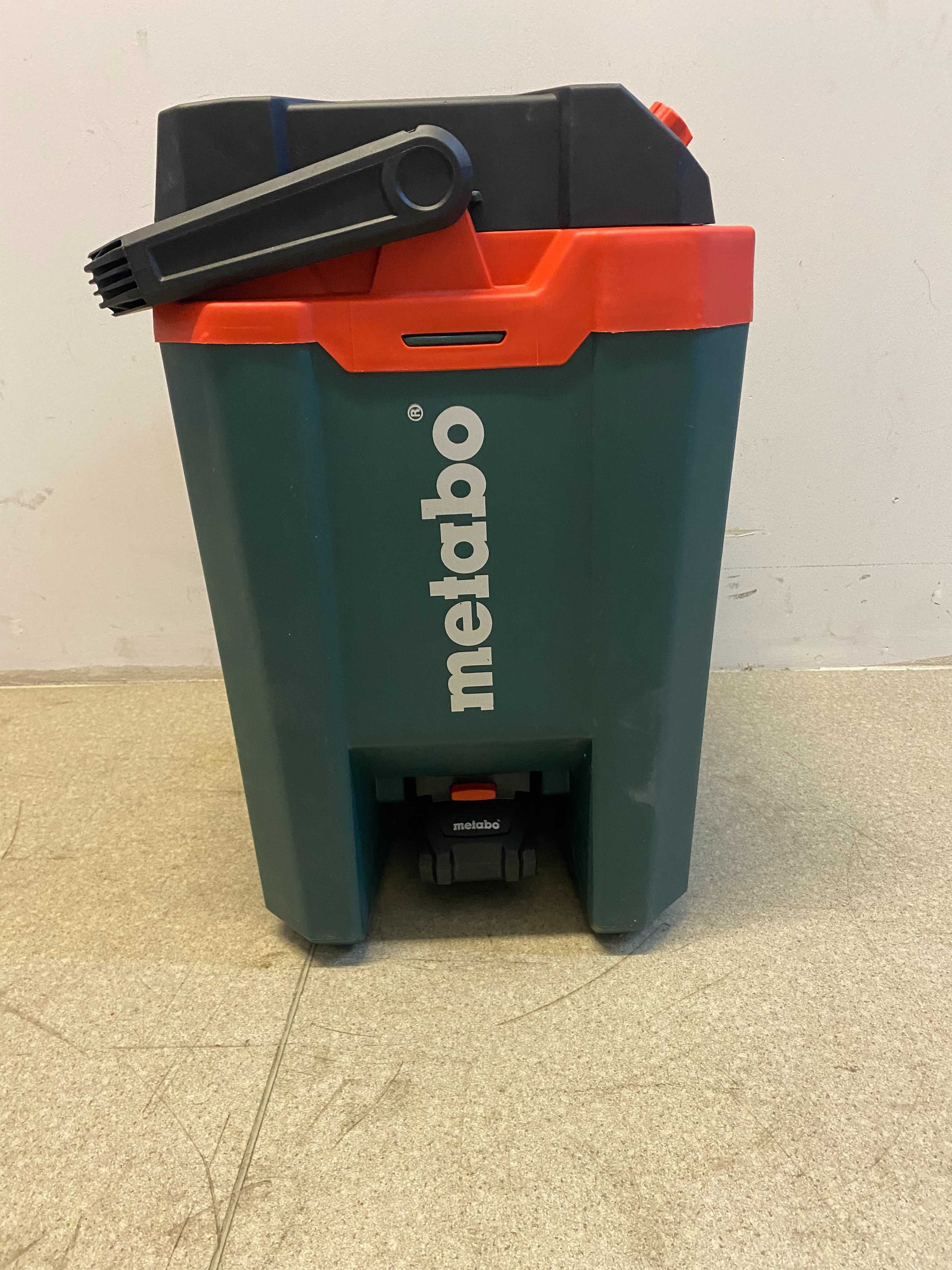 Кутия хладилна акумулаторна METABO KB 18 BL +Акум. батерия 18.0V 2.0Ah