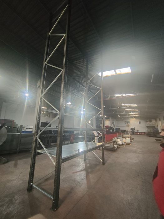 Fabrica Rafturi de paleti pentru depozite