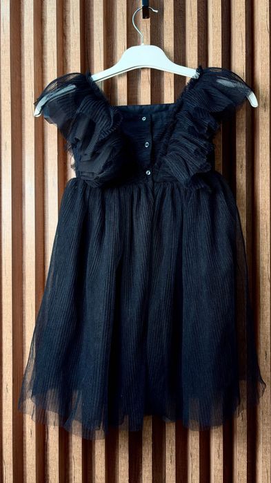 O rochie elegantă foarte frumoasă H&M