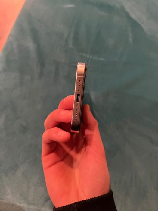 Vand iphone 16 pro 256 Gb alb