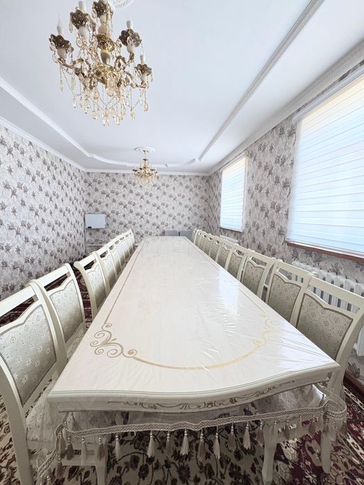 Стол стулья отличного качества почти новая