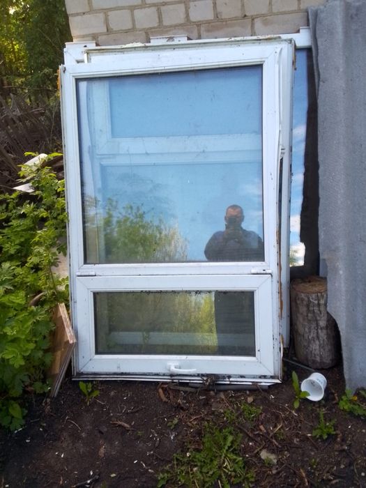 Пластиковые окна три штуки