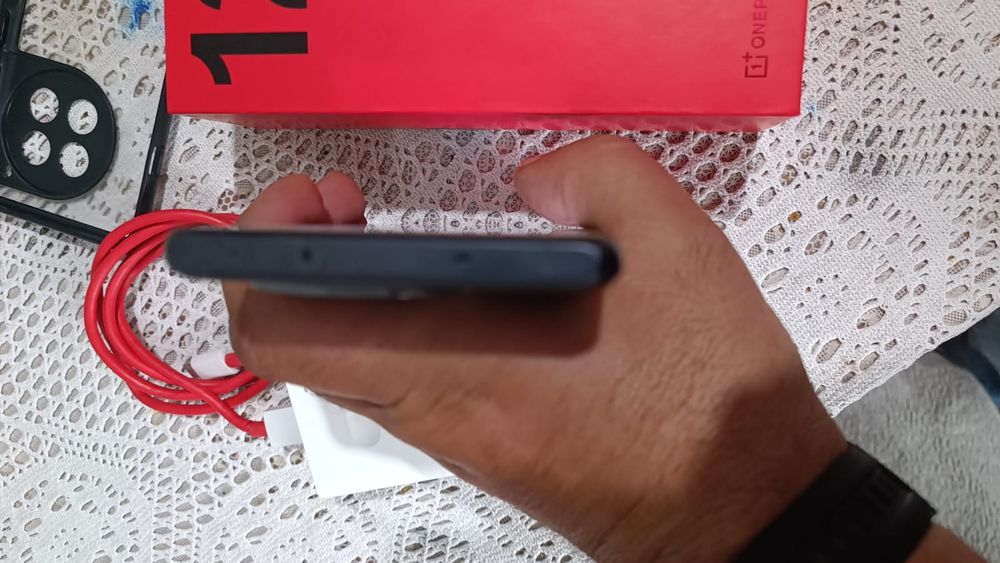 Oneplus 12R 16 GB RAM 256 memorie