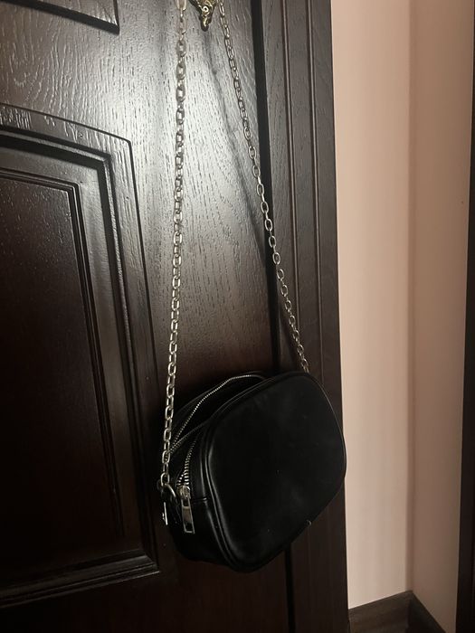 Черна дамска чанта
