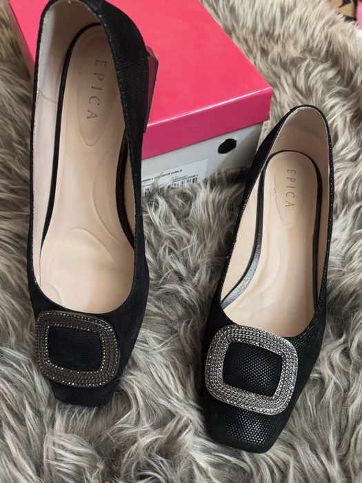 Pantofi din piele cu accesoriu argintiu