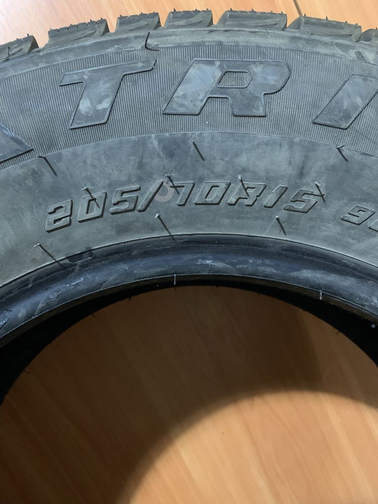 Продам зимние шины (липучка)