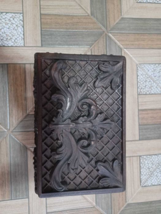 Cutie decor din fag.