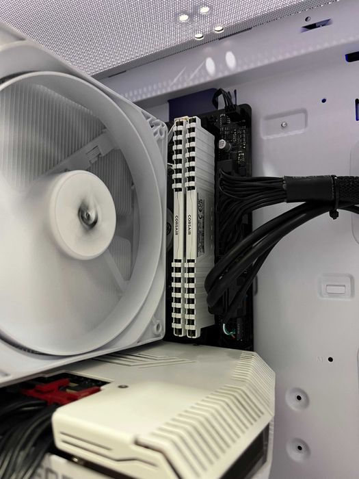 Геймърски компютър Intel Core i5 12400, RTX 3060Ti 8GB, 16GB ram