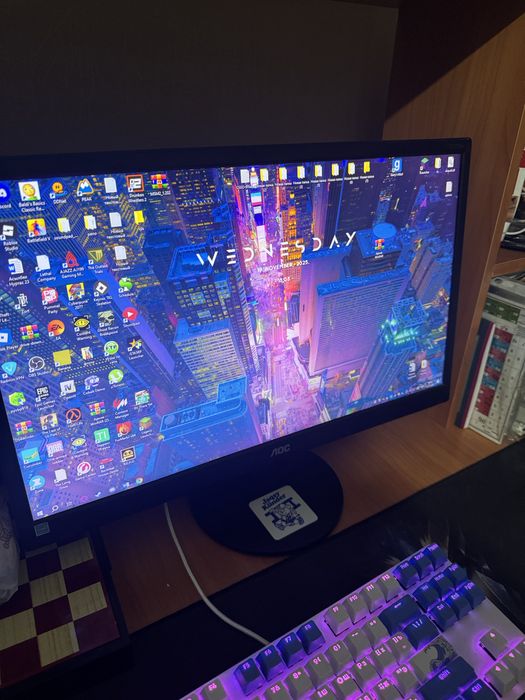 Продам монитор 60 гц