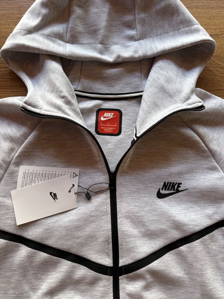 Мъжки,памучен,сив екип Nike с активен джоб на долнището