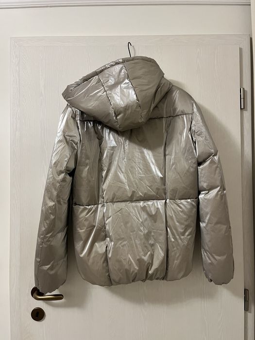 Зимно яке със златист ефект