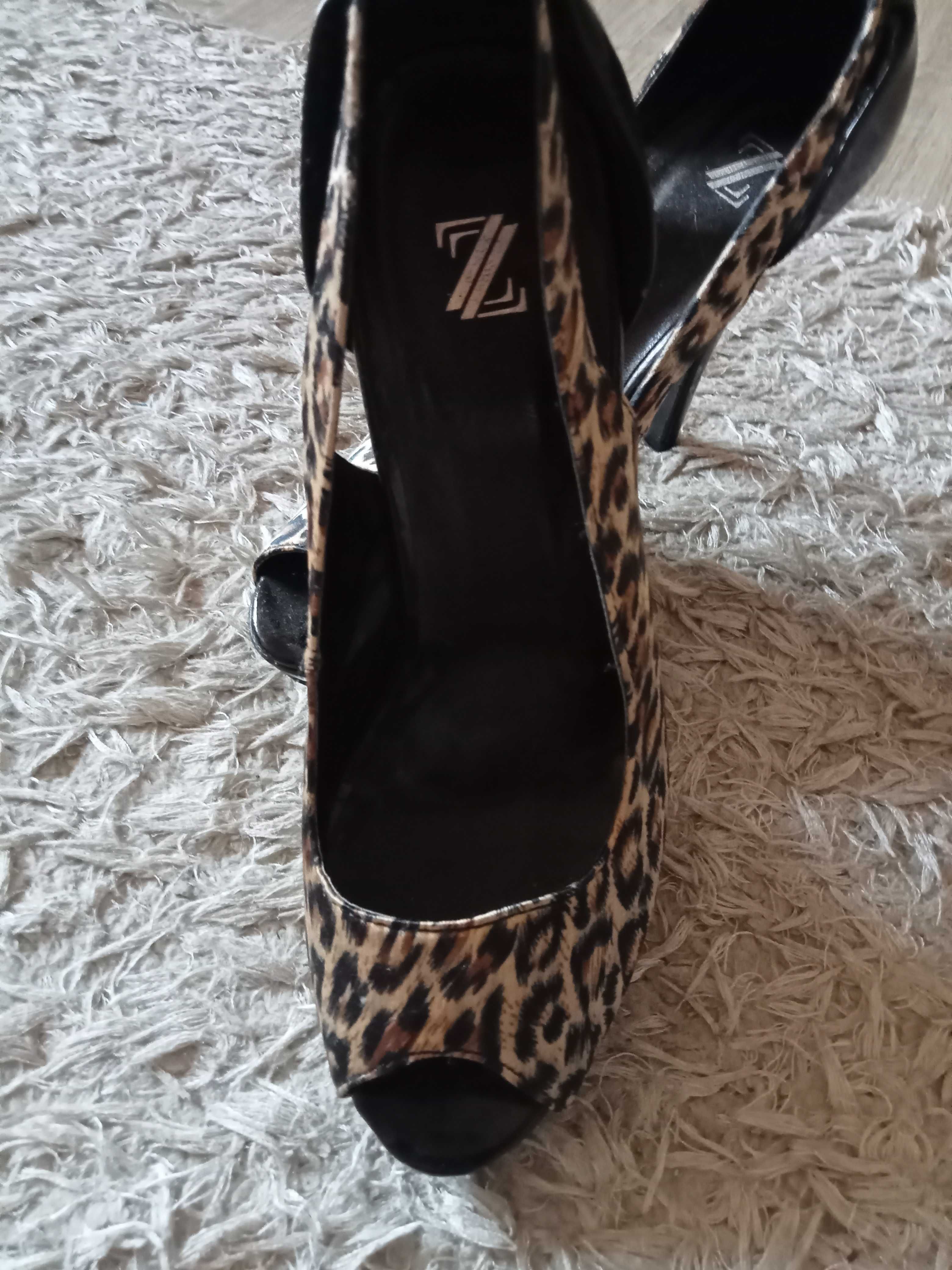 Pantofi animal print 37