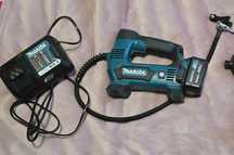 Compresor Makita  cu acumulator